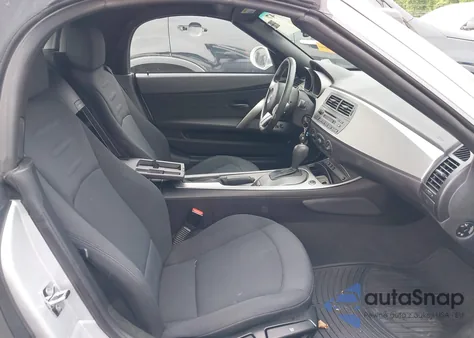 2004 BMW Z4 2.5I z USA, uszkodzony, nr VIN 4USBT335X4LS50255